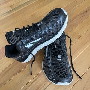 Altra Women's One V3 Running Shoe, Black, 7.5W